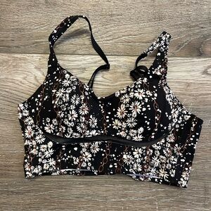 Victoria's Secret Black and White Floral Sports Bra like new size 34A